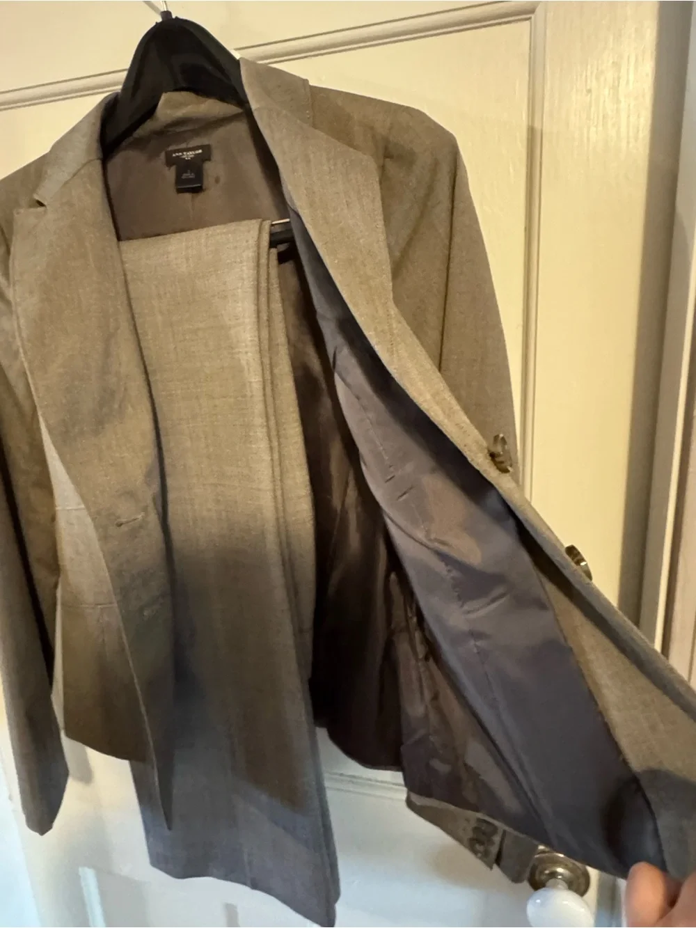 ANN TAYLOR Gray Pant Suit  Jacket is a 2 Pants are a 0